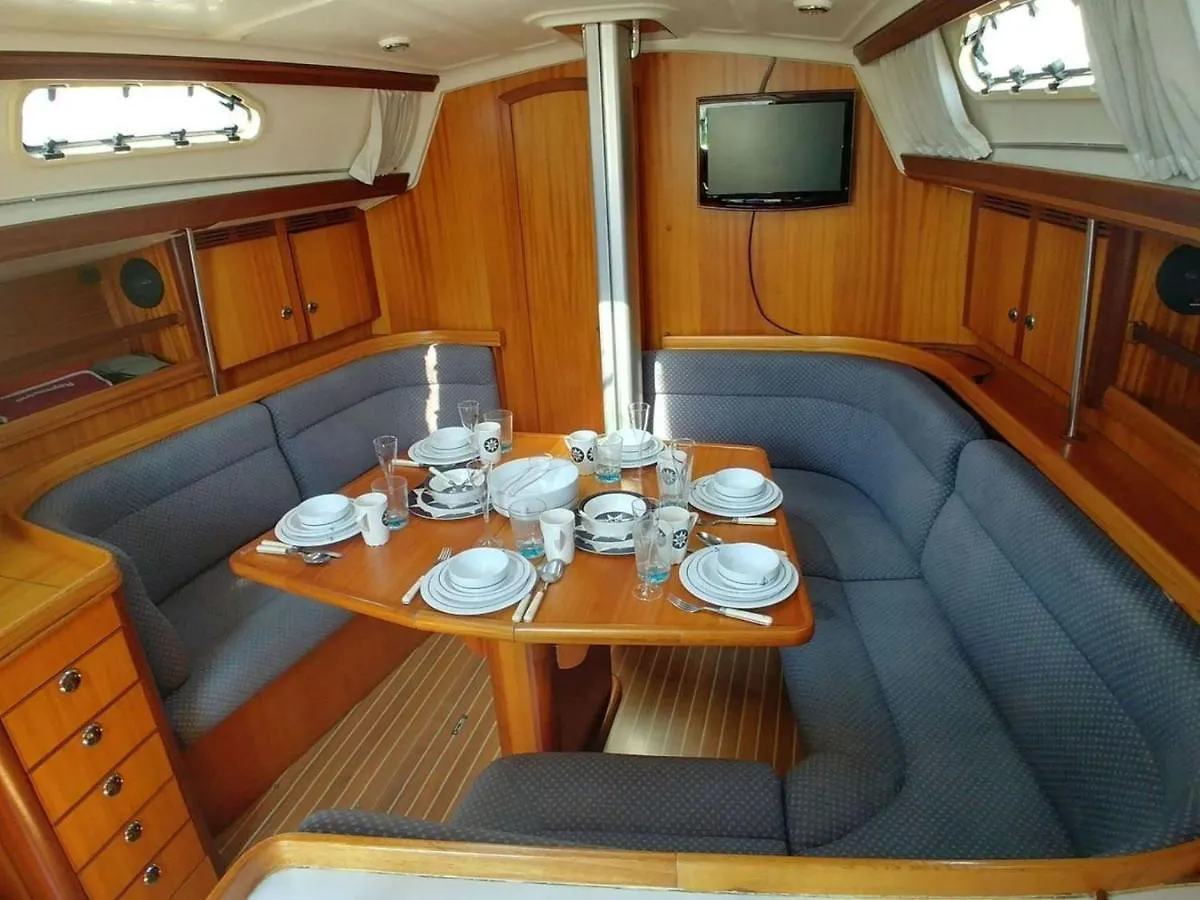 Apartmán Be Local - Sleep Aboard A Sailing Boat In Lisboa